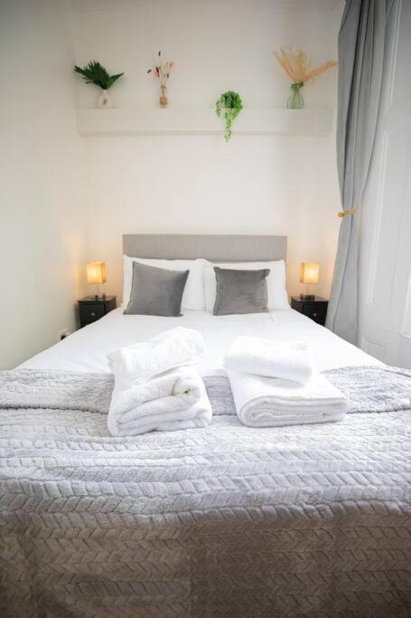 Perfect Location 4Bed 2 Bath Spacious Apartment Λονδίνο Εξωτερικό φωτογραφία